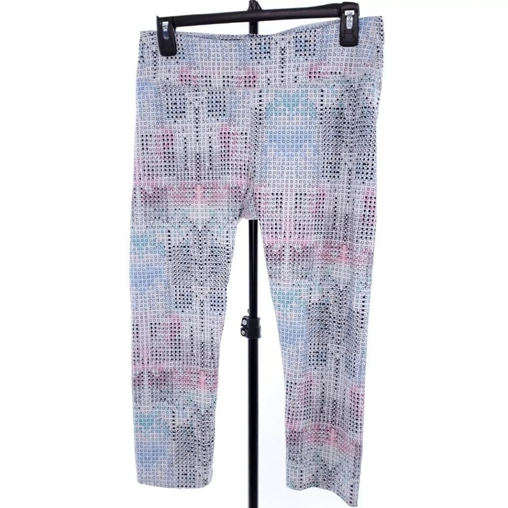 Fabletics Medium Workout Capri Leggings